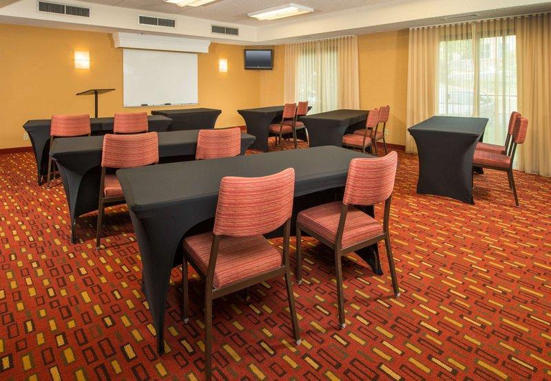 Courtyard By Marriott Dulles Airport Chantilly Exterior photo
